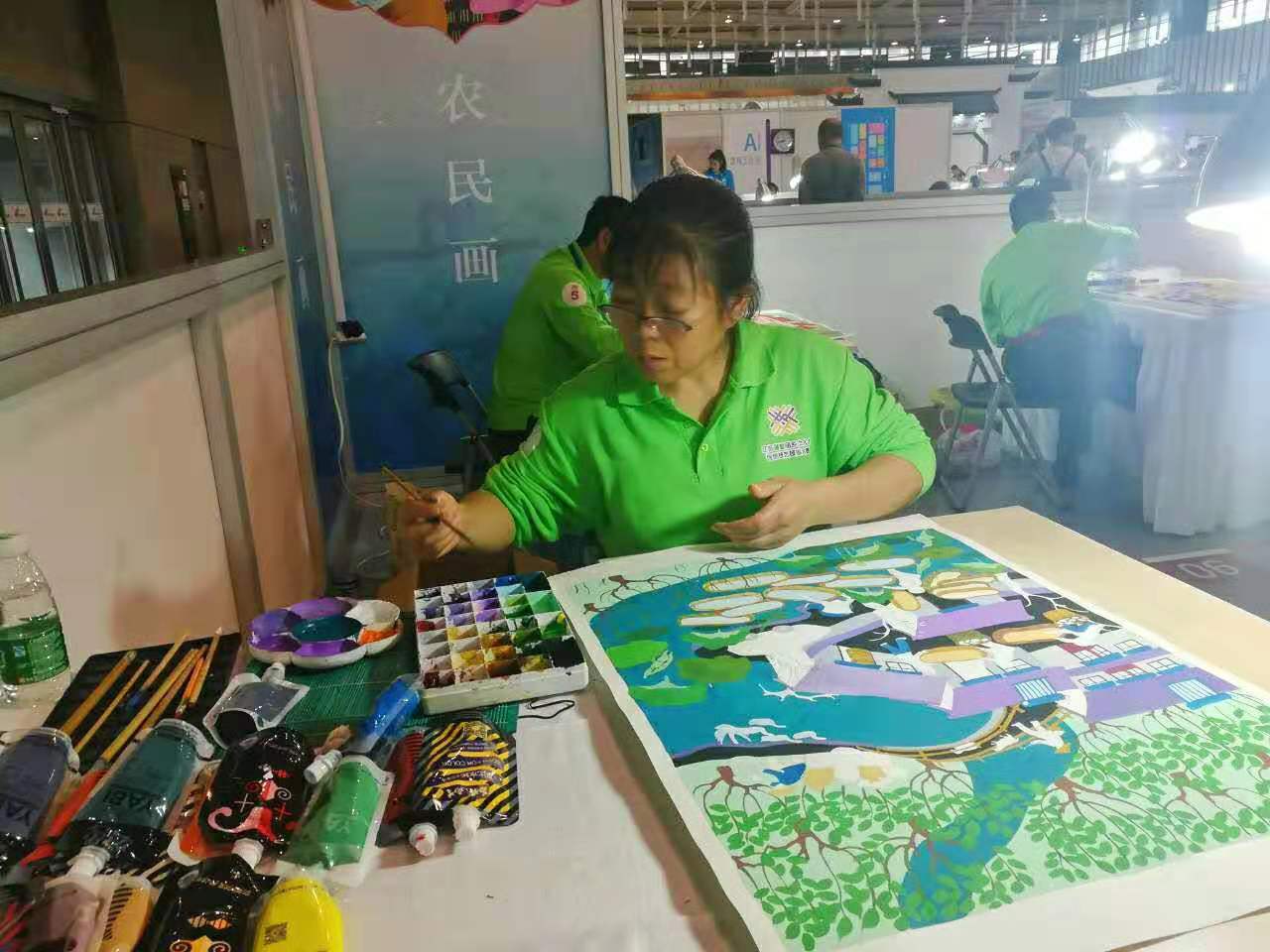 她的农民画登上了中国最高殿堂 ——记邳州农民画家张士彩 (陈景胜)